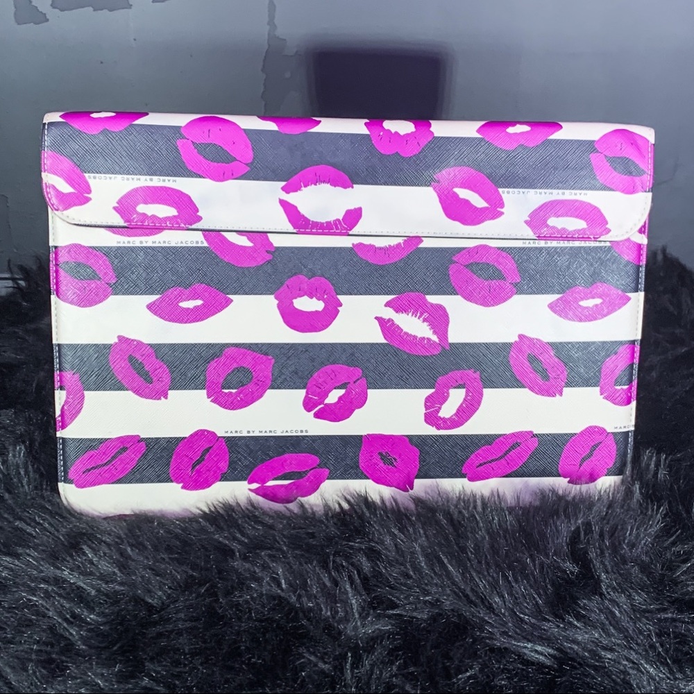 M A R C by J A C O B S  13in laptop case